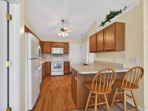 Tiny photo for 1402 Barrington Drive, Auburn, IN 46706 (MLS # 202615925)