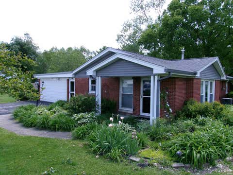 Photo of 2535 W Evergreen Drive, Bloomington, IN 47404 (MLS # 202616409)