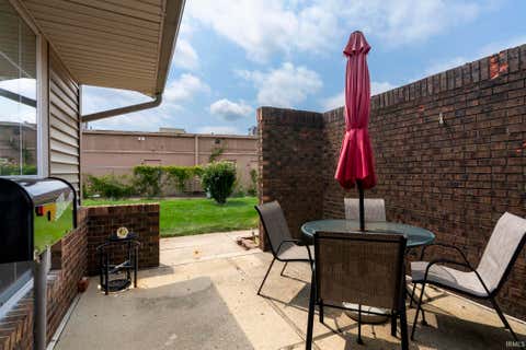 Tiny photo for 2022 Sweetbriar Court, Lafayette, IN 47905 (MLS # 202630529)