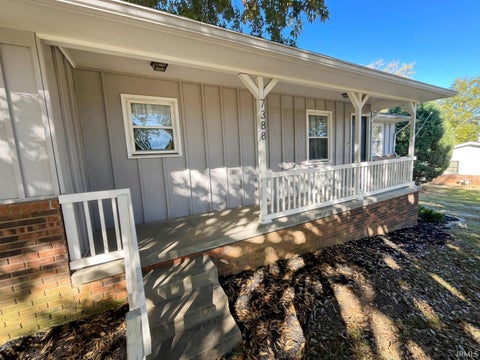 Tiny photo for 7388 Lenn Lane, Newburgh, IN 47630 (MLS # 202643679)