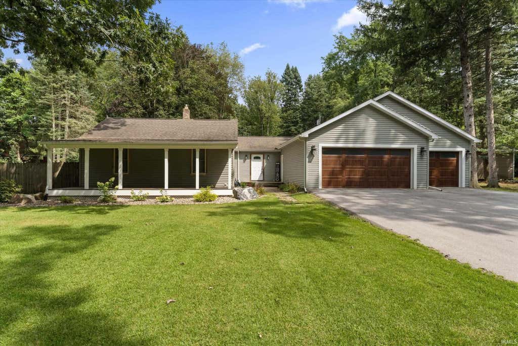 Photo of 51326 Kenilworth Road, South Bend, IN 46637 (MLS # 202634627)