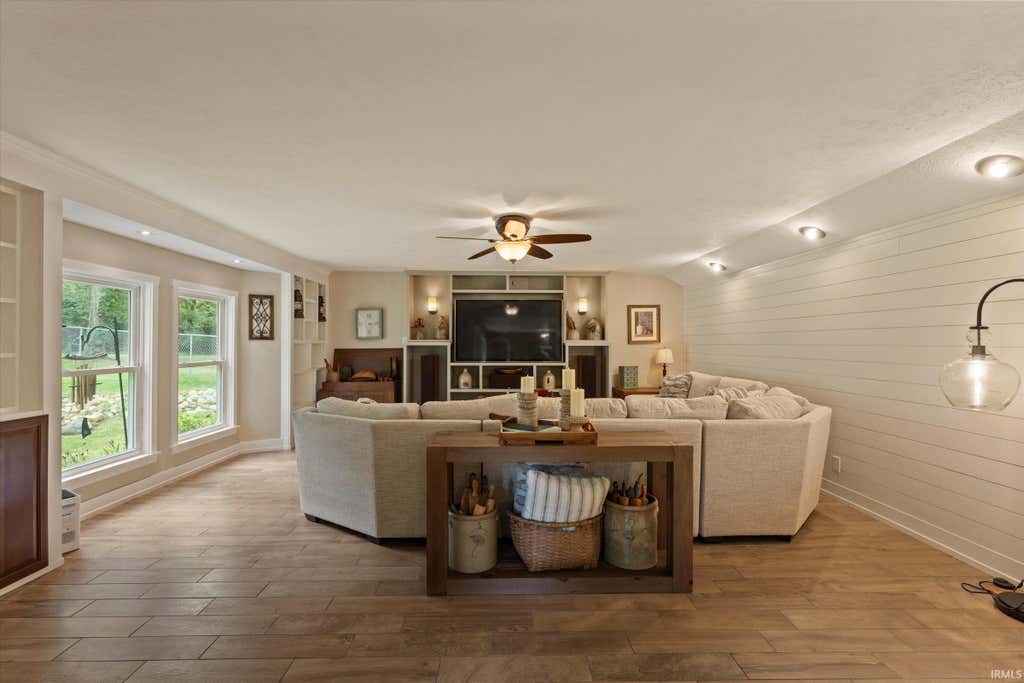 Photo of 51326 Kenilworth Road, South Bend, IN 46637 (MLS # 202634627)