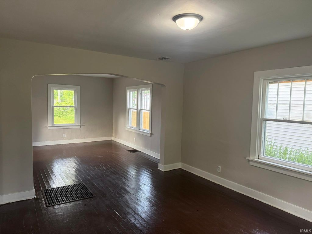 Photo of 2918 Pittsburg Street, Fort Wayne, IN 46803 (MLS # 202626959)