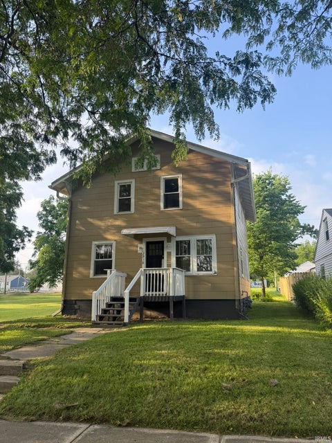 Photo of 2918 Pittsburg Street, Fort Wayne, IN 46803 (MLS # 202626959)