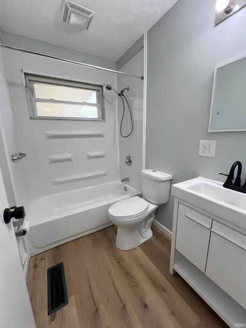 Tiny photo for 5208 Algonquin Trail, Kokomo, IN 46902 (MLS # 202538634)