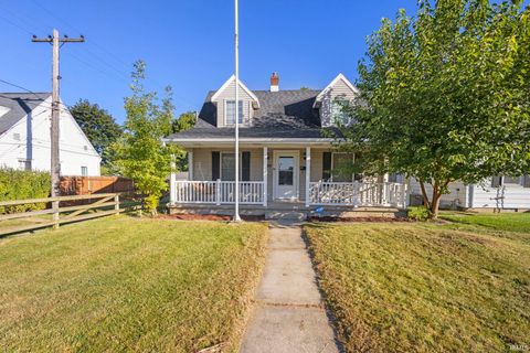 Photo of 901 Donmoyer Avenue, South Bend, IN 46614 (MLS # 202540998)