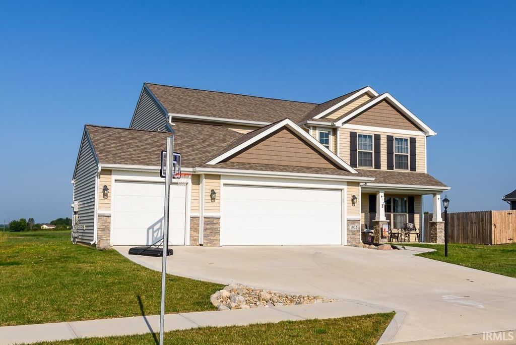 Photo of 1902 Waynedale Drive, Garrett, IN 46738 (MLS # 202607950)