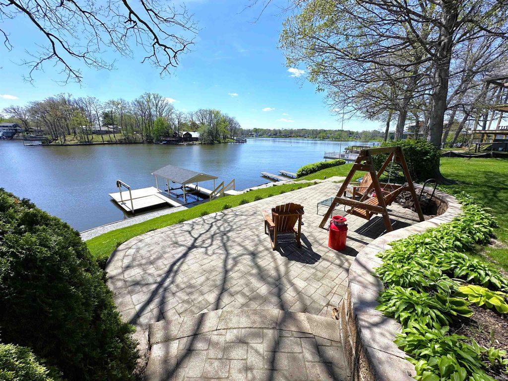 Photo of 4994 E Bay Front Court, Monticello, IN 47960 (MLS # 202614500)