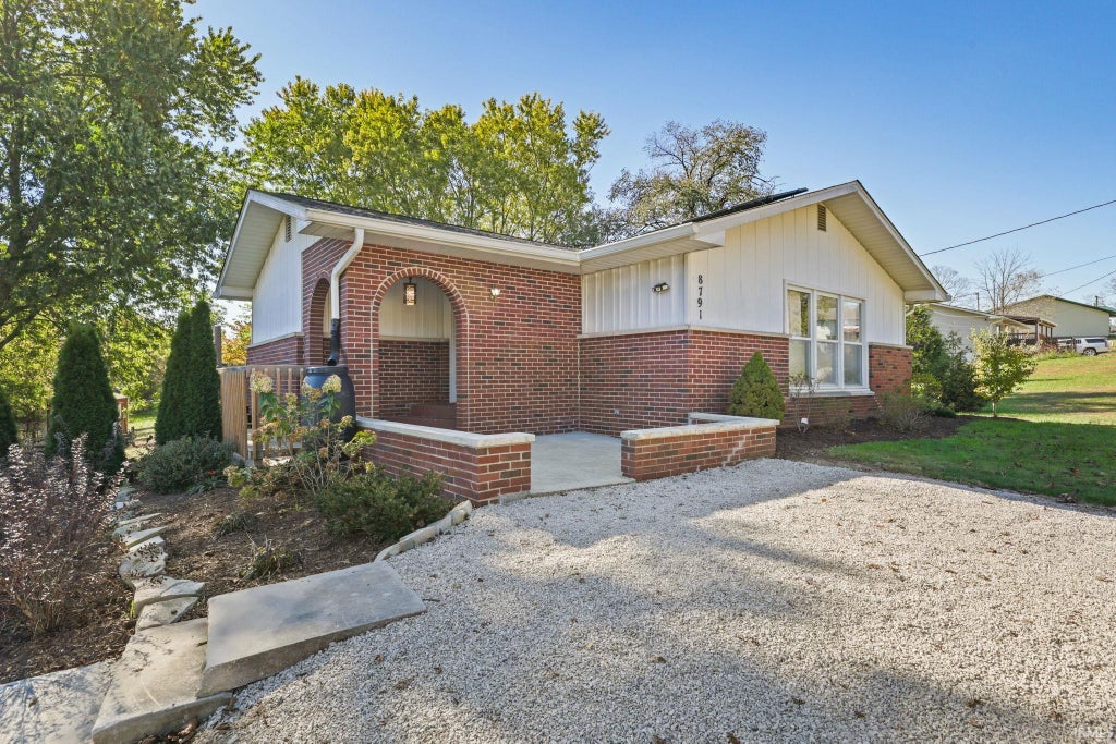 Photo of 8791 W Kirksville Road, Bloomington, IN 47403 (MLS # 202644040)