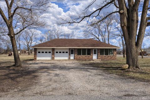 Photo of 610 Arrasmith Avenue, Cayuga, IN 47928 (MLS # 202606269)