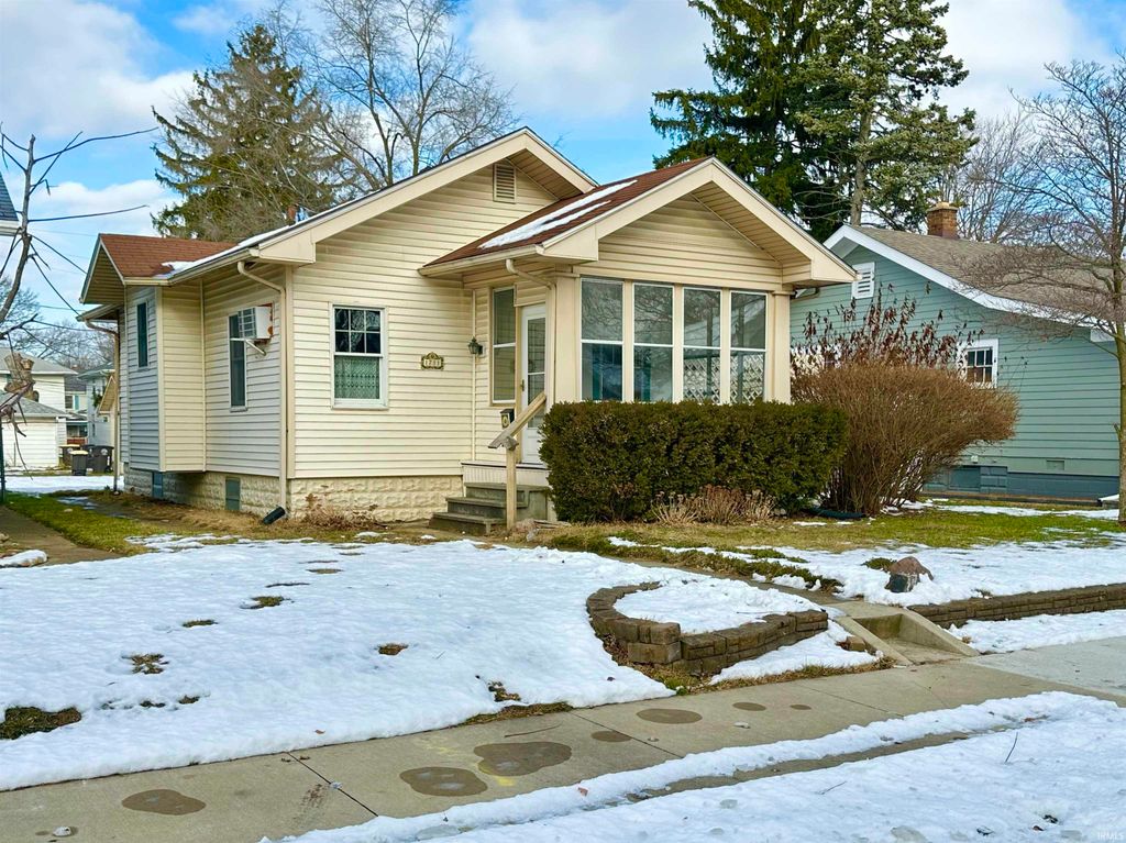 Photo of 1711 Cody Avenue, Fort Wayne, IN 46805 (MLS # 202549128)
