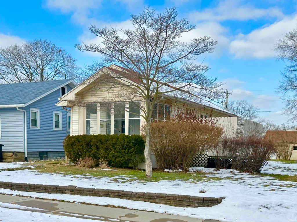 Photo of 1711 Cody Avenue, Fort Wayne, IN 46805 (MLS # 202549128)