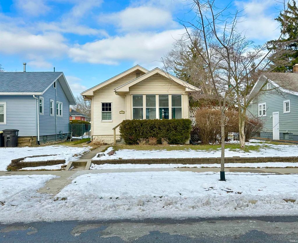Photo of 1711 Cody Avenue, Fort Wayne, IN 46805 (MLS # 202549128)