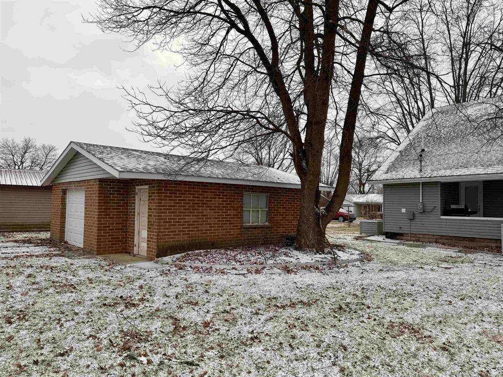 Photo of 218 N Greenberry Street, Sweetser, IN 46987 (MLS # 202601496)