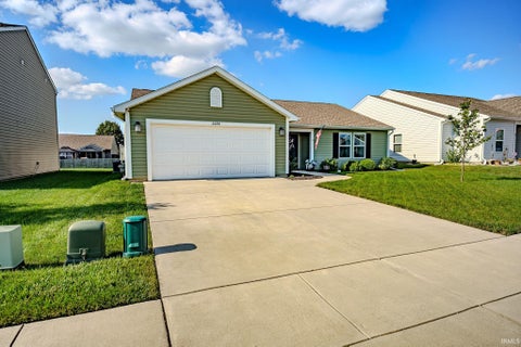 Photo of 2684 Glastonbury Way, Lafayette, IN 47909 (MLS # 202627063)