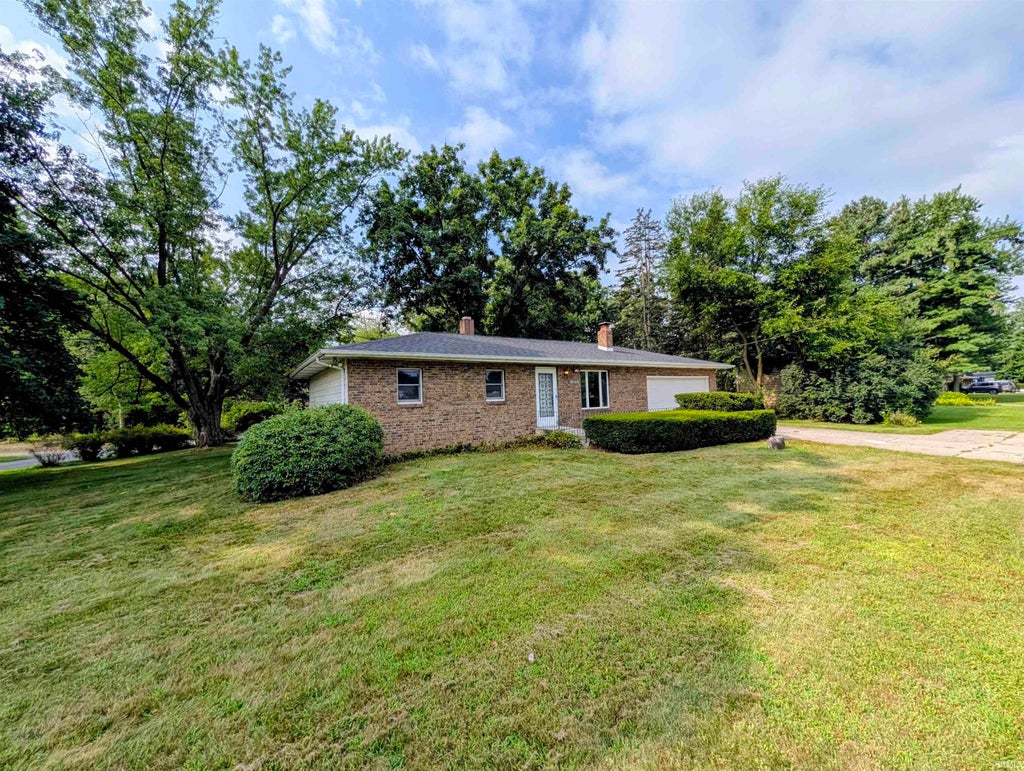 Photo of 19120 Auten Road, South Bend, IN 46637 (MLS # 202632308)