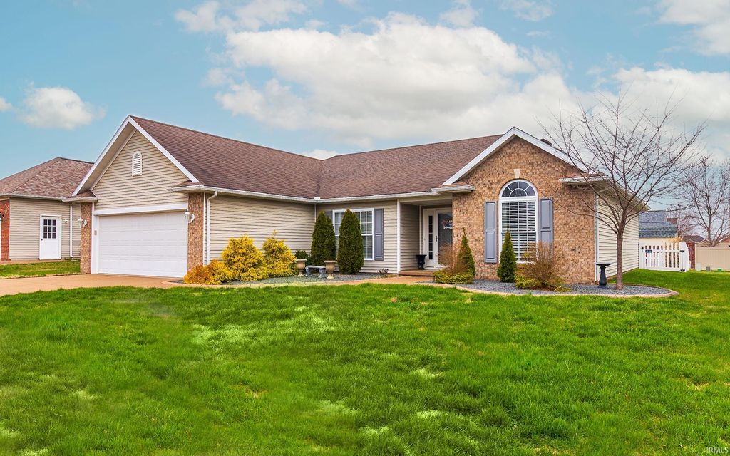 Photo of 3748 Collingswood Drive, Evansville, IN 47725 (MLS # 202607635)