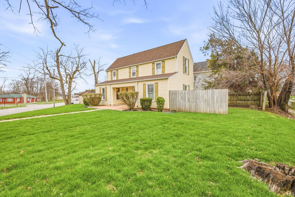 Photo of 229 W Spencer Avenue, Marion, IN 46952 (MLS # 202611208)