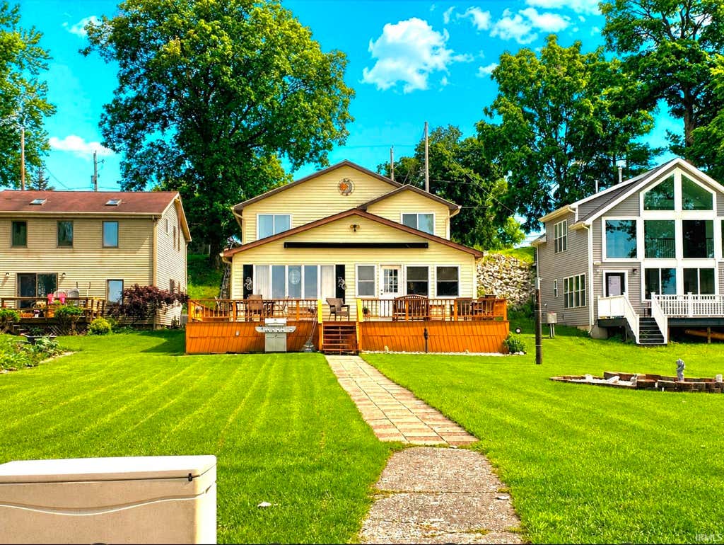 Photo of 6601 E Harrold Road, Churubusco, IN 46723 (MLS # 202633979)