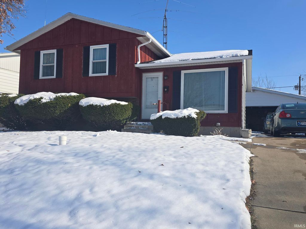 Photo of 214 N Vickery Lane, Marion, IN 46952 (MLS # 202548361)