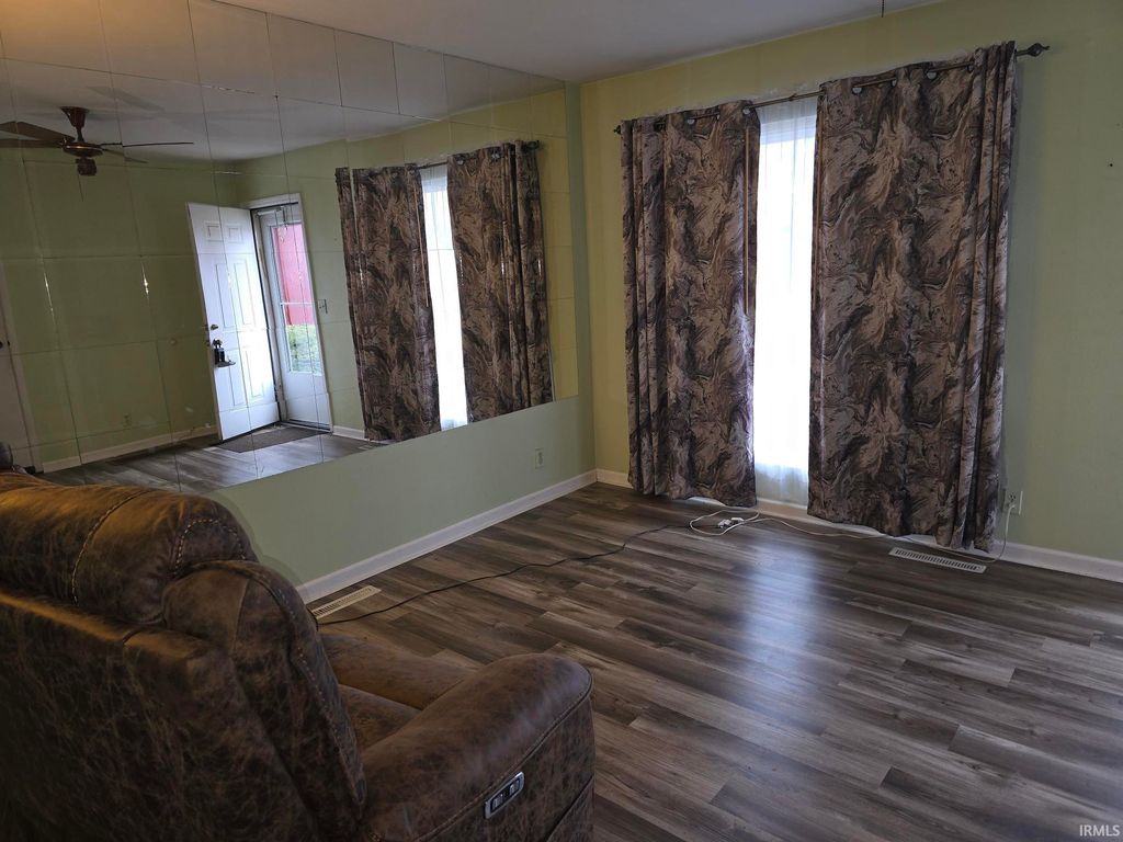 Photo of 214 N Vickery Lane, Marion, IN 46952 (MLS # 202548361)