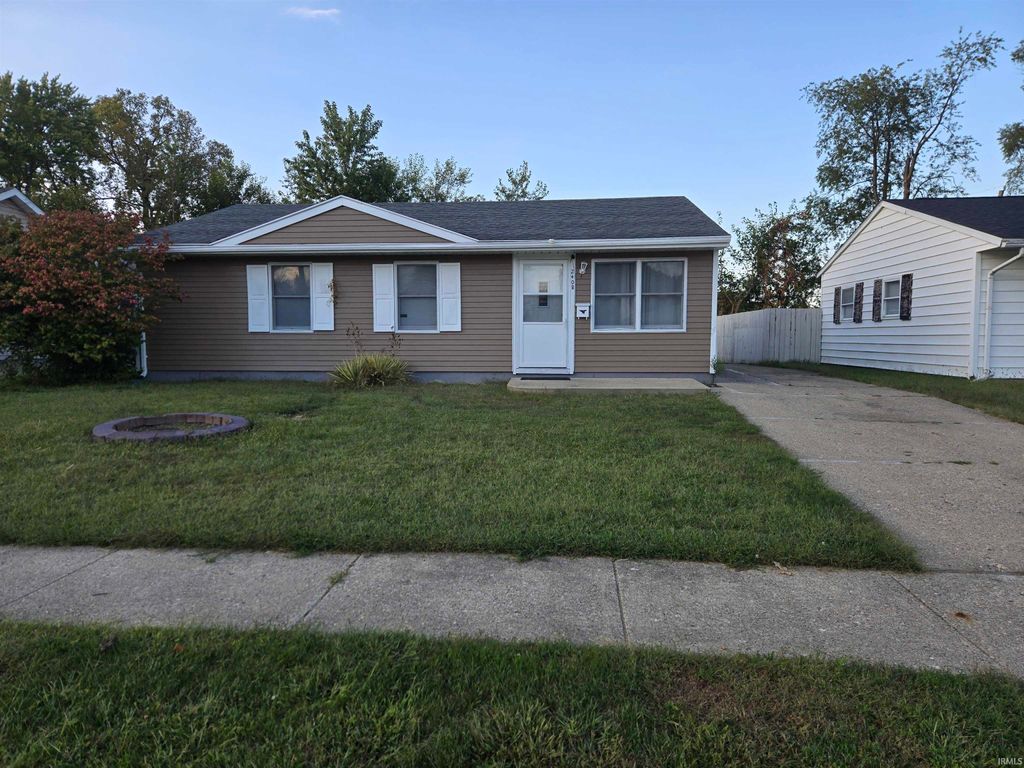 Photo of 2408 Yuma Drive, Lafayette, IN 47909 (MLS # 202539292)