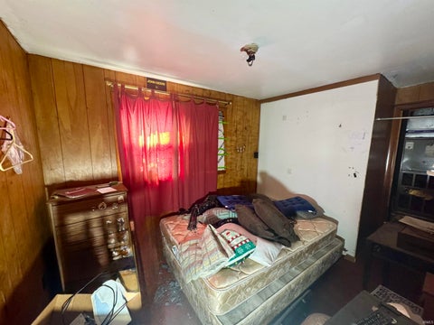 Tiny photo for 1633 N 11th Street, Vincennes, IN 47591 (MLS # 202643790)
