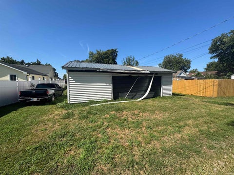 Tiny photo for 1633 N 11th Street, Vincennes, IN 47591 (MLS # 202643790)