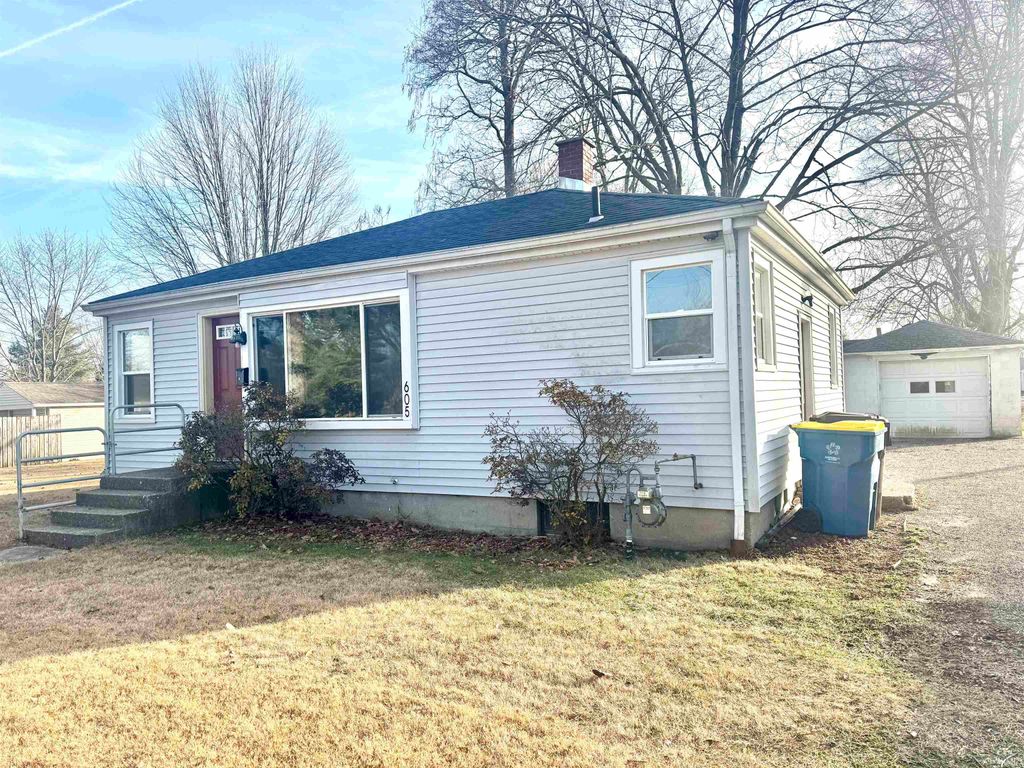 Photo of 605 E 6th Street, North Manchester, IN 46962 (MLS # 202549671)