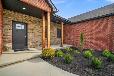 Tiny photo for 2514 CHRYSTAL WOODS Drive, Kokomo, IN 46901 (MLS # 202644518)