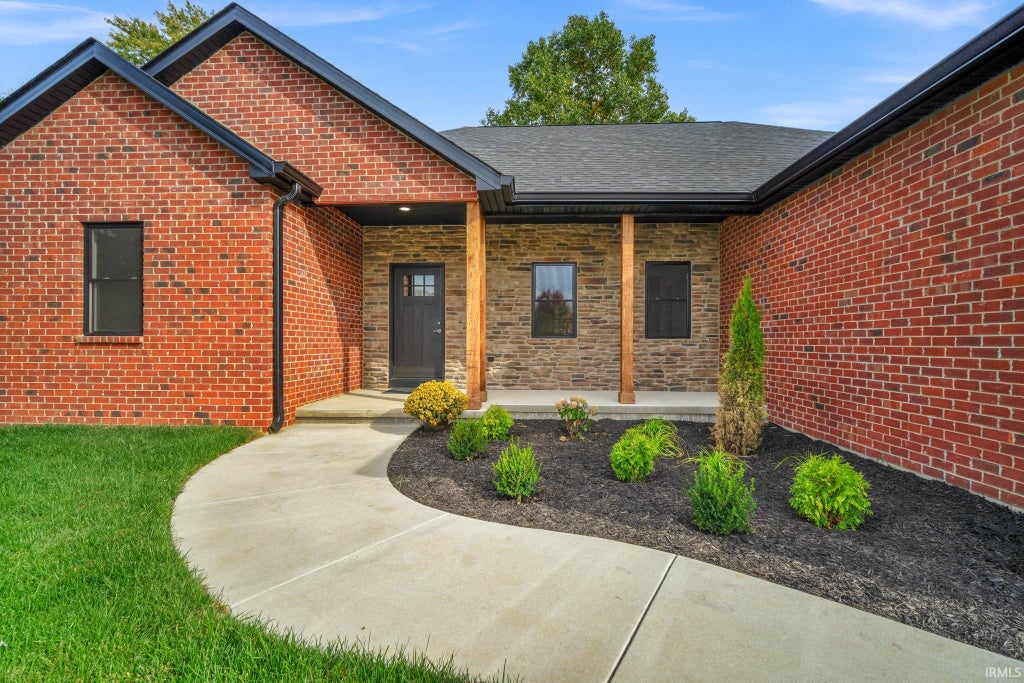 Photo of 2514 CHRYSTAL WOODS Drive, Kokomo, IN 46901 (MLS # 202644518)
