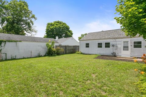 Tiny photo for 3702 Addison Street, South Bend, IN 46614 (MLS # 202629711)