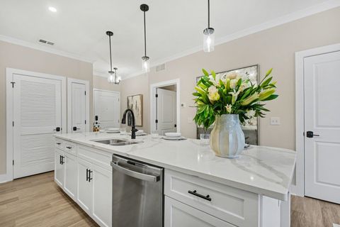 Tiny photo for 1010 Corby Boulevard #312, South Bend, IN 46617 (MLS # 202612686)