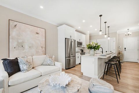 Tiny photo for 1010 Corby Boulevard #312, South Bend, IN 46617 (MLS # 202612686)