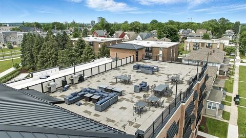 Tiny photo for 1010 Corby Boulevard #312, South Bend, IN 46617 (MLS # 202612686)