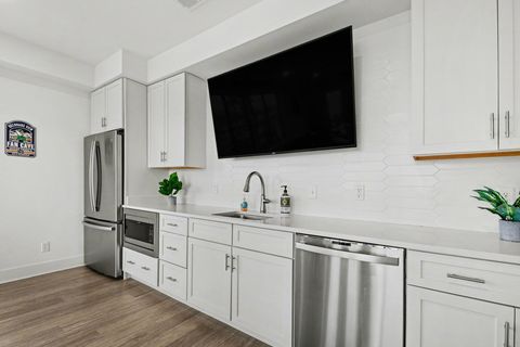 Tiny photo for 1010 Corby Boulevard #312, South Bend, IN 46617 (MLS # 202612686)