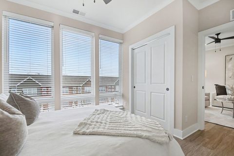 Tiny photo for 1010 Corby Boulevard #312, South Bend, IN 46617 (MLS # 202612686)