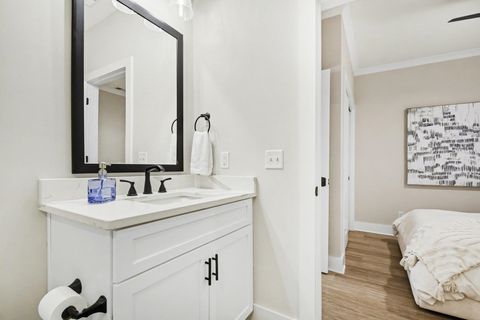 Tiny photo for 1010 Corby Boulevard #312, South Bend, IN 46617 (MLS # 202612686)