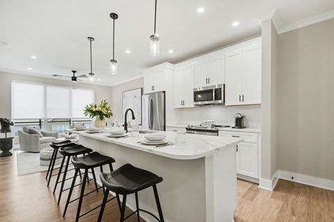 Tiny photo for 1010 Corby Boulevard #312, South Bend, IN 46617 (MLS # 202612686)