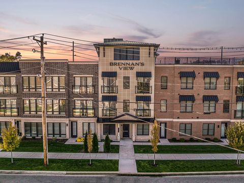 Tiny photo for 1010 Corby Boulevard #312, South Bend, IN 46617 (MLS # 202612686)