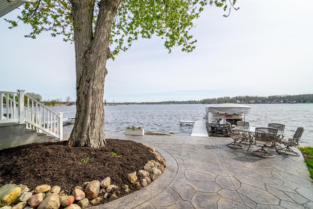 Photo of 980 Lane 221B Hamilton Lake Lk, Hamilton, IN 46742 (MLS # 202615454)