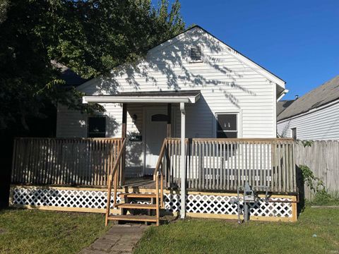 Photo of 812 N Garvin Street, Evansville, IN 47711 (MLS # 202539056)