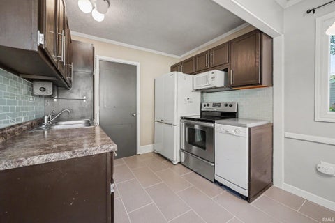 Tiny photo for 2734 Anzio Avenue, South Bend, IN 46615 (MLS # 202629913)