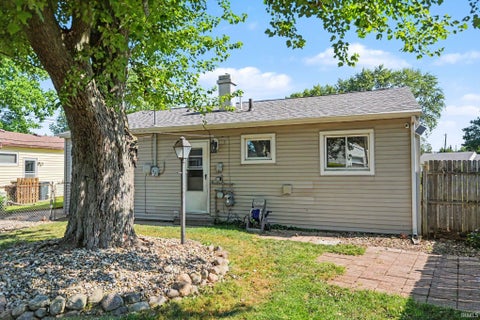 Tiny photo for 2734 Anzio Avenue, South Bend, IN 46615 (MLS # 202629913)