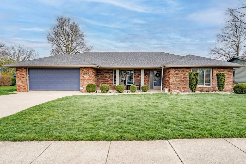 Photo of 1204 Allison Boulevard, Auburn, IN 46706 (MLS # 202612913)