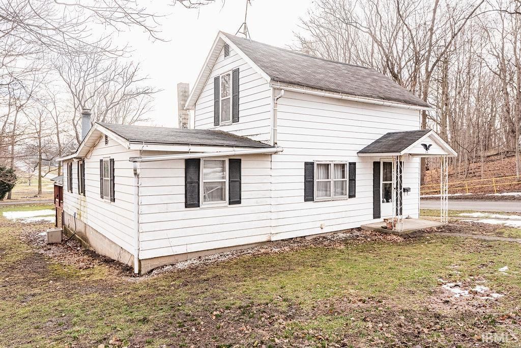 Photo of 214 S Elm Street, Albion, IN 46701 (MLS # 202605003)