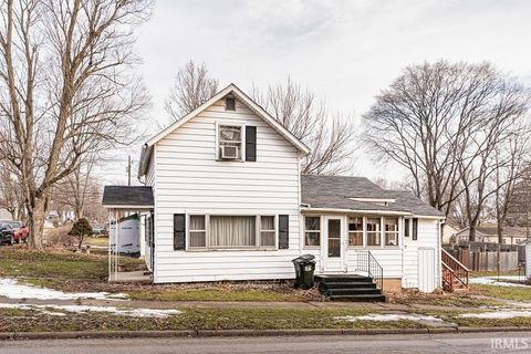 Photo of 214 S Elm Street, Albion, IN 46701 (MLS # 202605003)