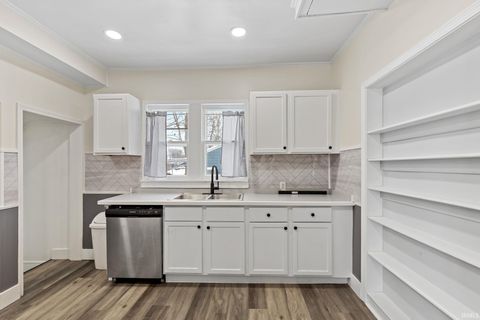 Tiny photo for 137 Bank Street, Elkhart, IN 46516 (MLS # 202602973)