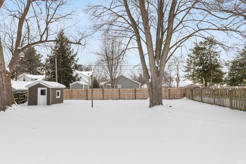 Tiny photo for 137 Bank Street, Elkhart, IN 46516 (MLS # 202602973)