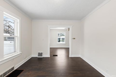 Tiny photo for 137 Bank Street, Elkhart, IN 46516 (MLS # 202602973)